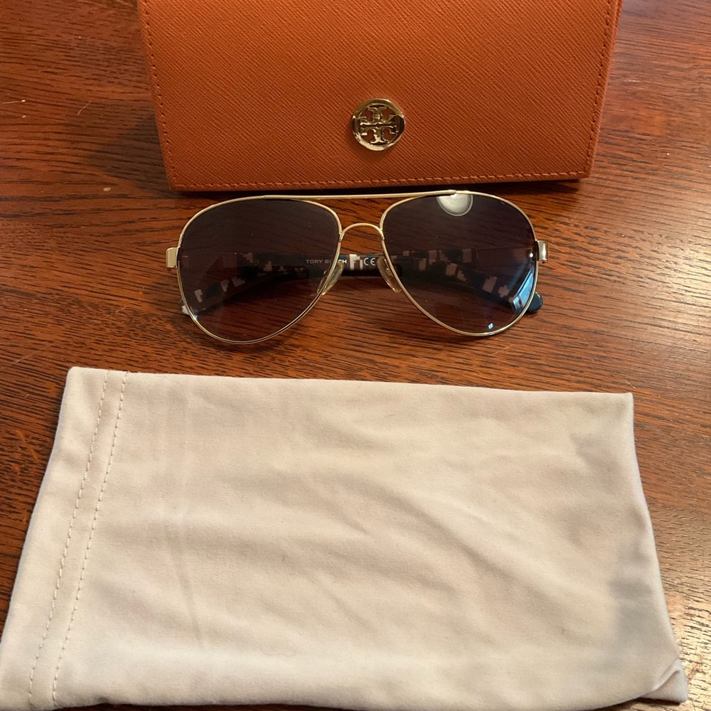 Tory Burch Aviator Sunglasses - Picture 3 of 6